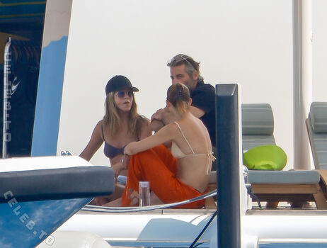 Full leaked Jennifer aniston page private photo