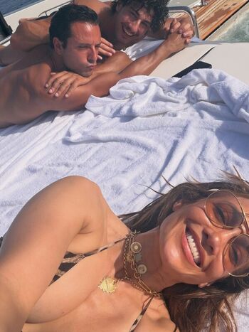 Full leaked Jennifer lopez page private photo