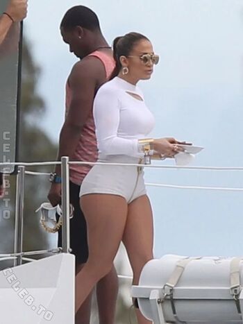 Full leaked Jennifer lopez private photo