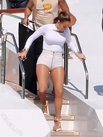 Full leaked Jennifer lopez private photo