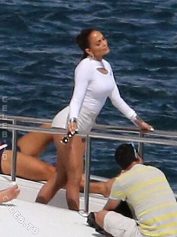 Full leaked Jennifer lopez private photo
