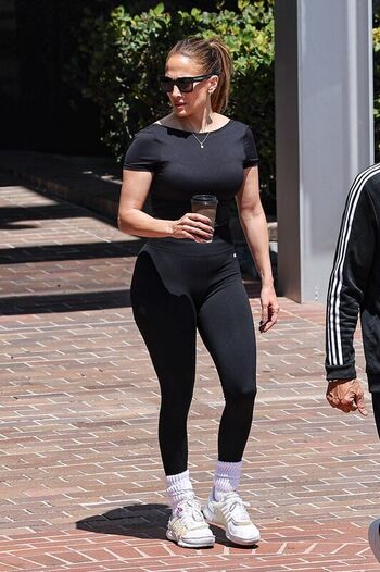 Full leaked Jennifer lopez page private photo