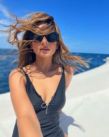 Full leaked Jennifer winget private photo