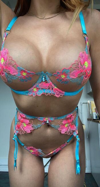 Full leaked Jessie baby private photo