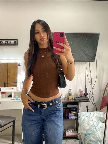 Full leaked Jessyeesecret private photo