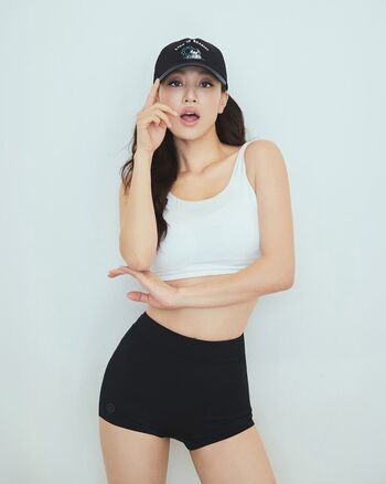 Full leaked Jihyo page private photo