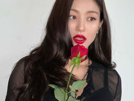 Full leaked Jihyo page private photo