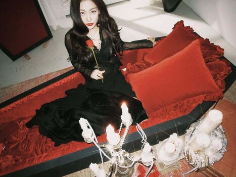 Full leaked Jihyo page private photo
