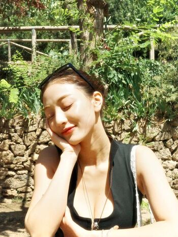 Full leaked Jihyo private photo