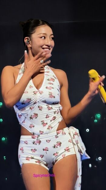 Full leaked Jihyo private photo