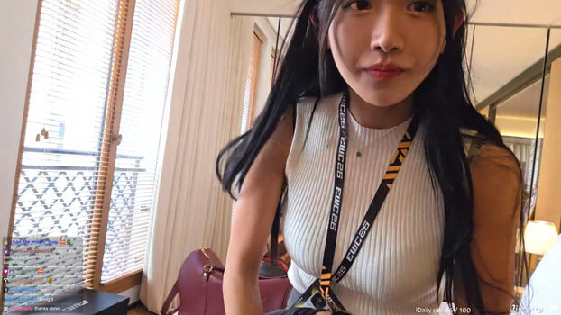 Full leaked Jinnytty private photo