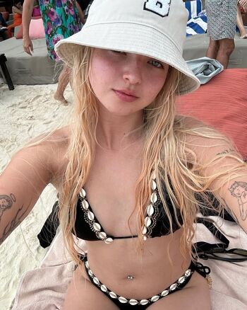 Full leaked Joalin loukamaa private photo