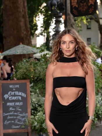 Full leaked Jodie comer private photo
