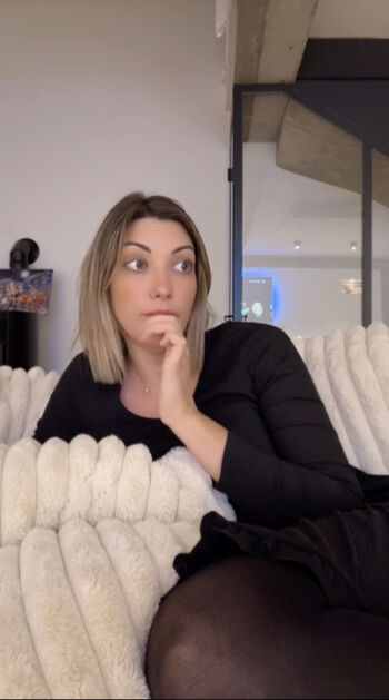 Full leaked Jolyemilyyy private photo