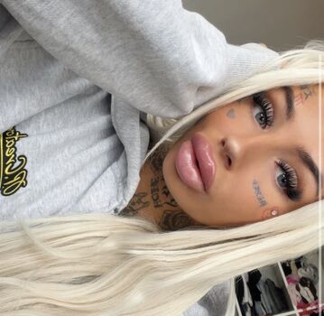 Full leaked Juicy lips private photo