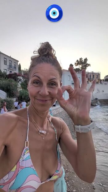 Full leaked Julia bradbury private photo