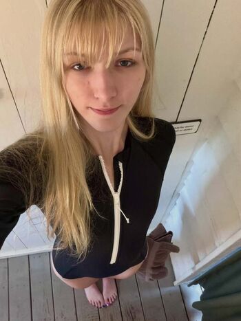 Full leaked Julia fox private photo