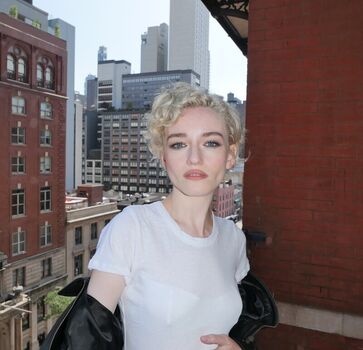 Full leaked Julia garner private photo