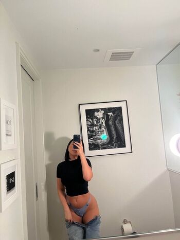 Julia Kelly