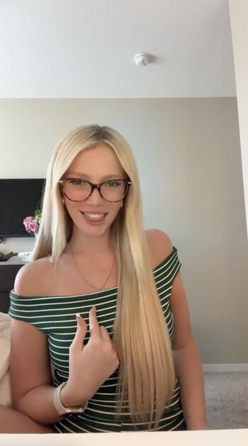 Full leaked Julia larson private photo