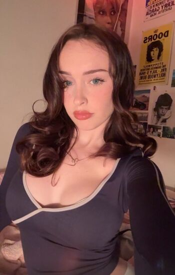 Full leaked Julia roman private onlyfans photo