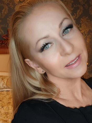 Full leaked Julia sonnet private photo