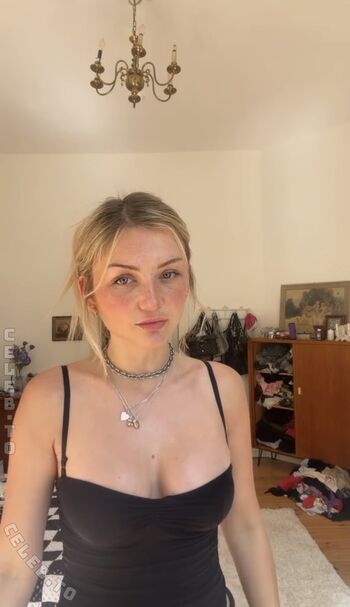 Full leaked Julia wulf private onlyfans photo