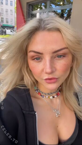 Full leaked Julia wulf page private photo