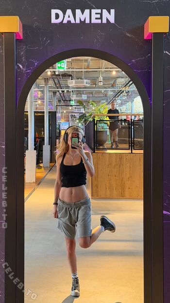 Full leaked Julia wulf private photo