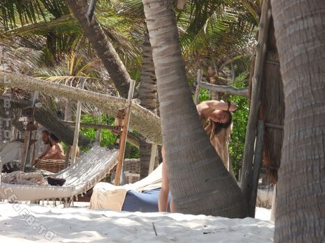 Full leaked Julianne hough private photo