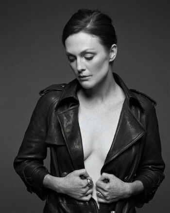 Full leaked Julianne moore private photo