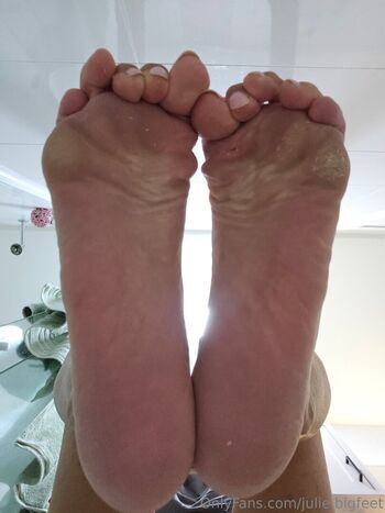 julie.bigfeet