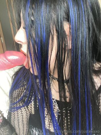 Full leaked Justevaxo private photo