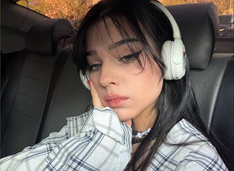 Full leaked Justholly private photo