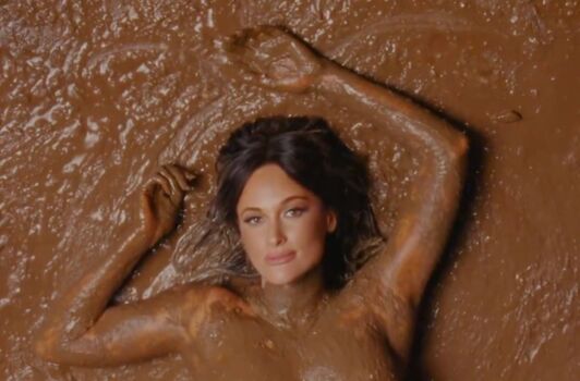 Full leaked Kacey musgraves private photo
