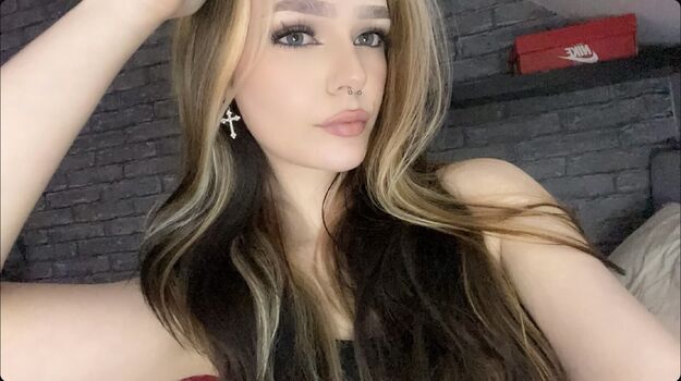 Leaked Tahcake/ private photo viral onlyfans