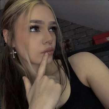 Leaked Brisa shine/ private photo viral onlyfans