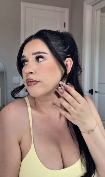 Full leaked Kaelyn private photo