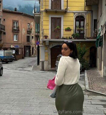 Leaked Artinesa kurtishi/ private photo viral onlyfans