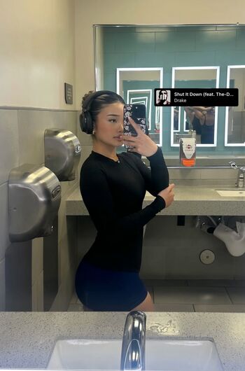 Full leaked Kaileighmutuc private photo