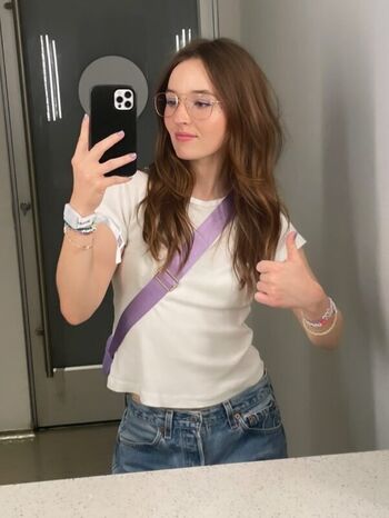 Full leaked Kaitlyn dever private photo