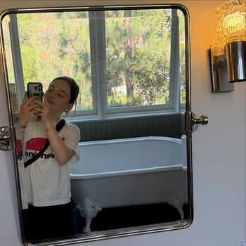 Full leaked Kaitlyn dever private photo