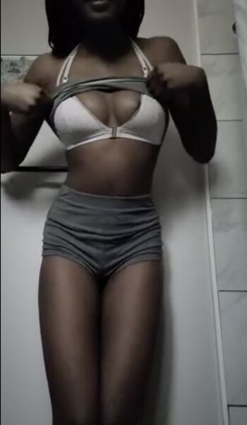 Full leaked Kaitlyn lance private photo