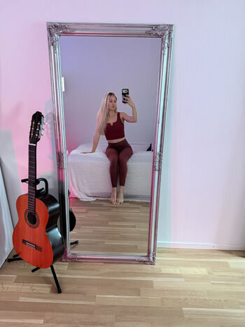 Full leaked Kandyland page private photo