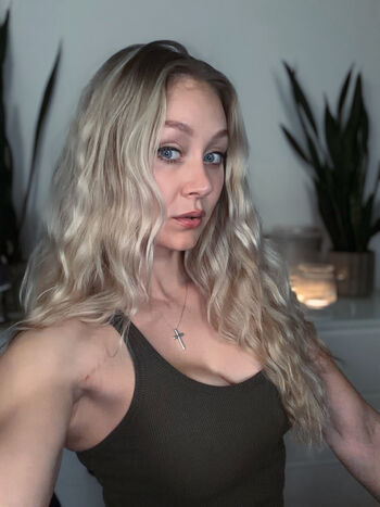 Full leaked Kandyland private photo