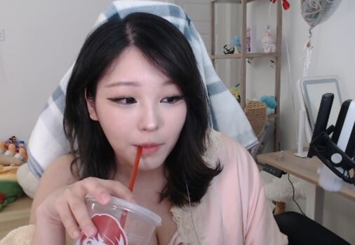 Full leaked Kang hee yoon page private onlyfans photo