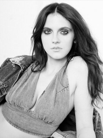 Full leaked Kara hayward private photo