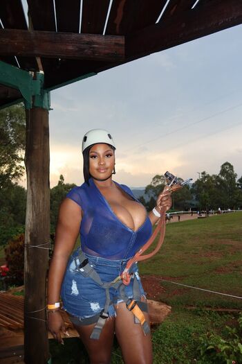 Full leaked Karachika private photo