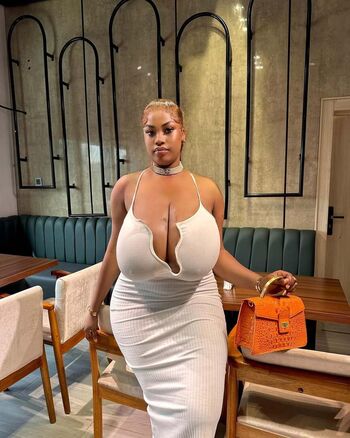 Full leaked Karachika private photo