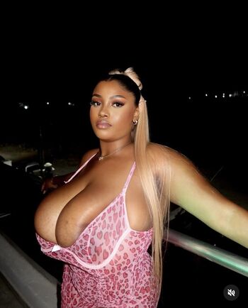 Full leaked Karachika private photo